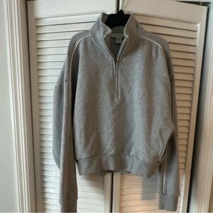 Athleta Forever Fleece 1/2 zip Cropped Sweatshirt Heather gray w/ Piping Medium